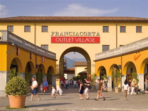 franciacorta outlet village.